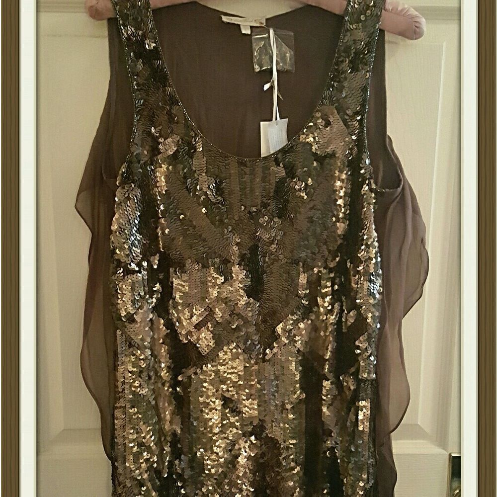 💥 GOLD HAWK SLEEVELESS DRESSY TOP💥